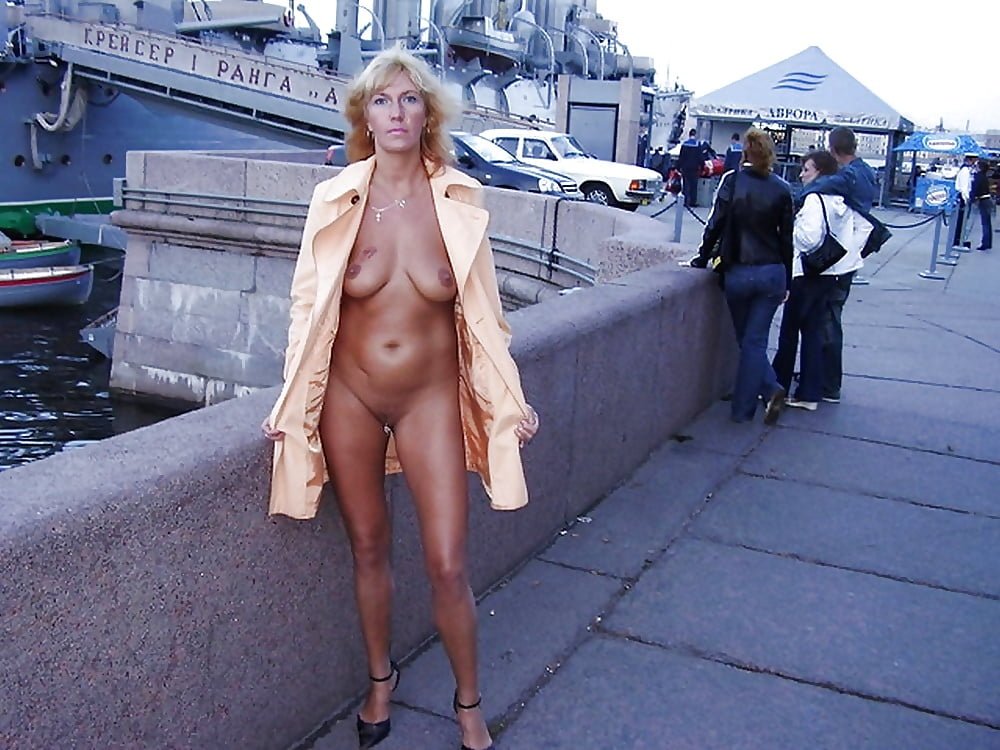 Nude mature in publick