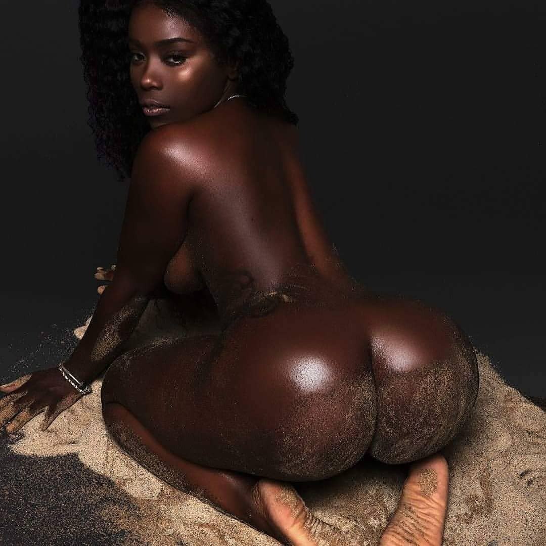 Nude big ass ebony sitting