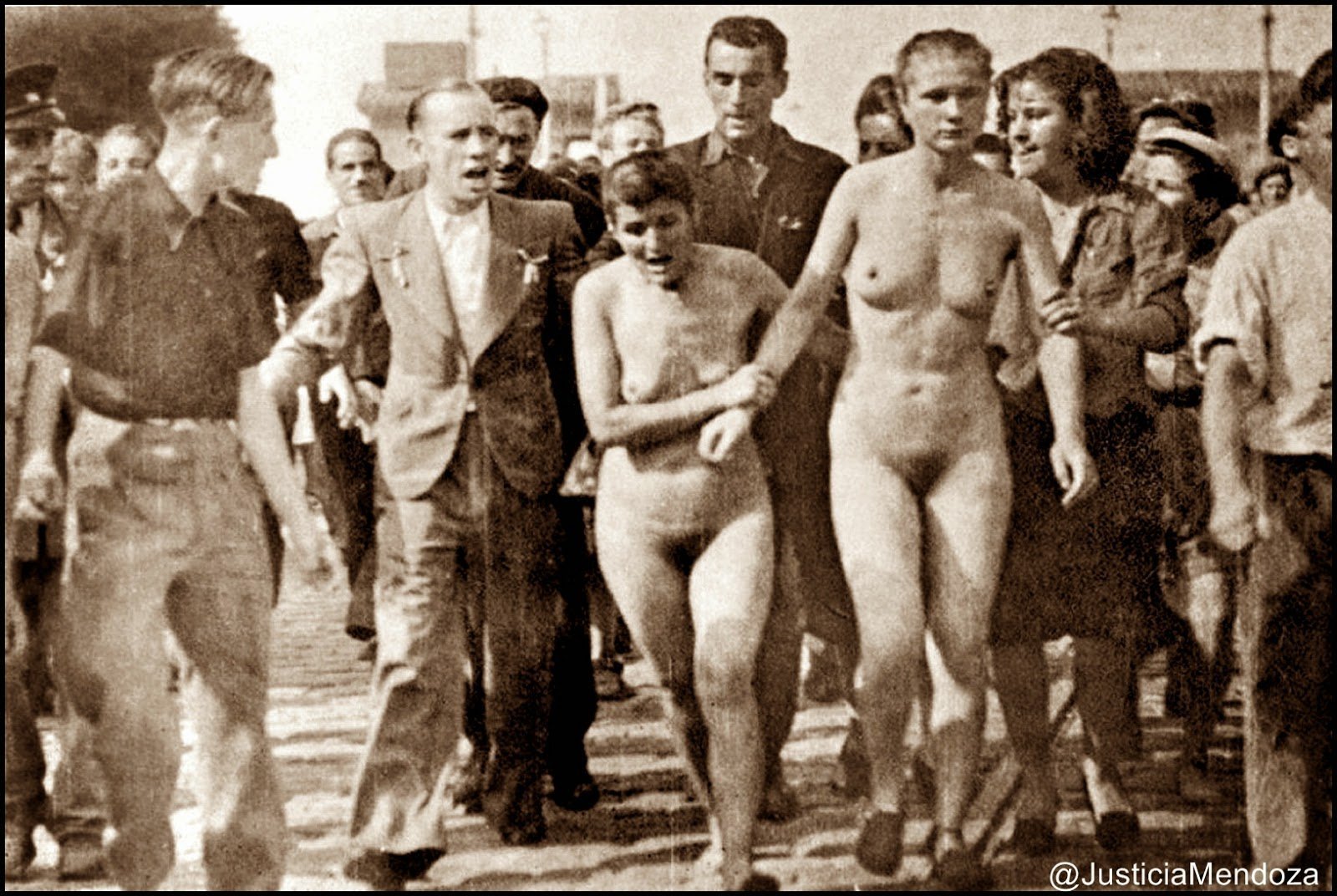Голые женщины в лагерях фото