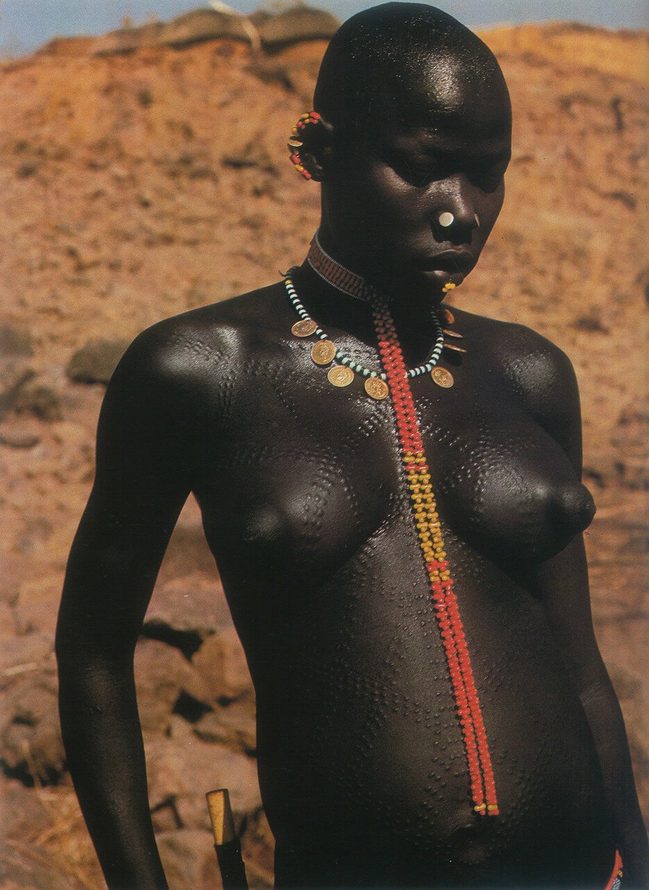 Обнаженные Женщины Африки