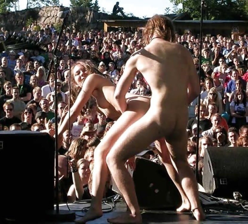 Танцует рок н ролл без трусов в порно 74 фото голых