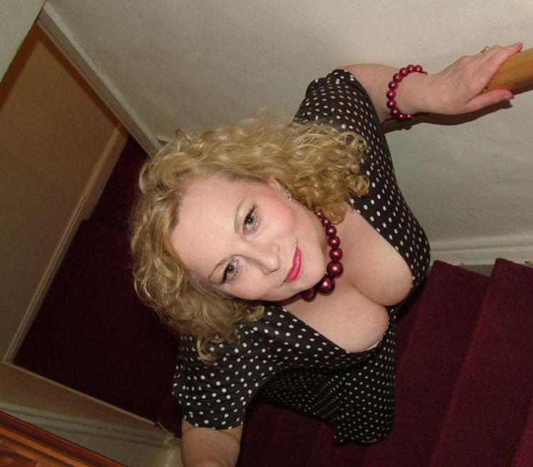 Милфы декольте