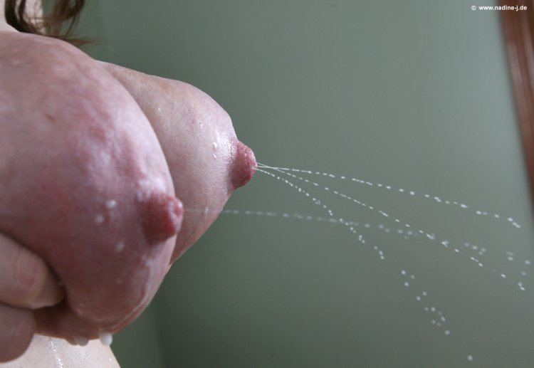 Молоко из сисек