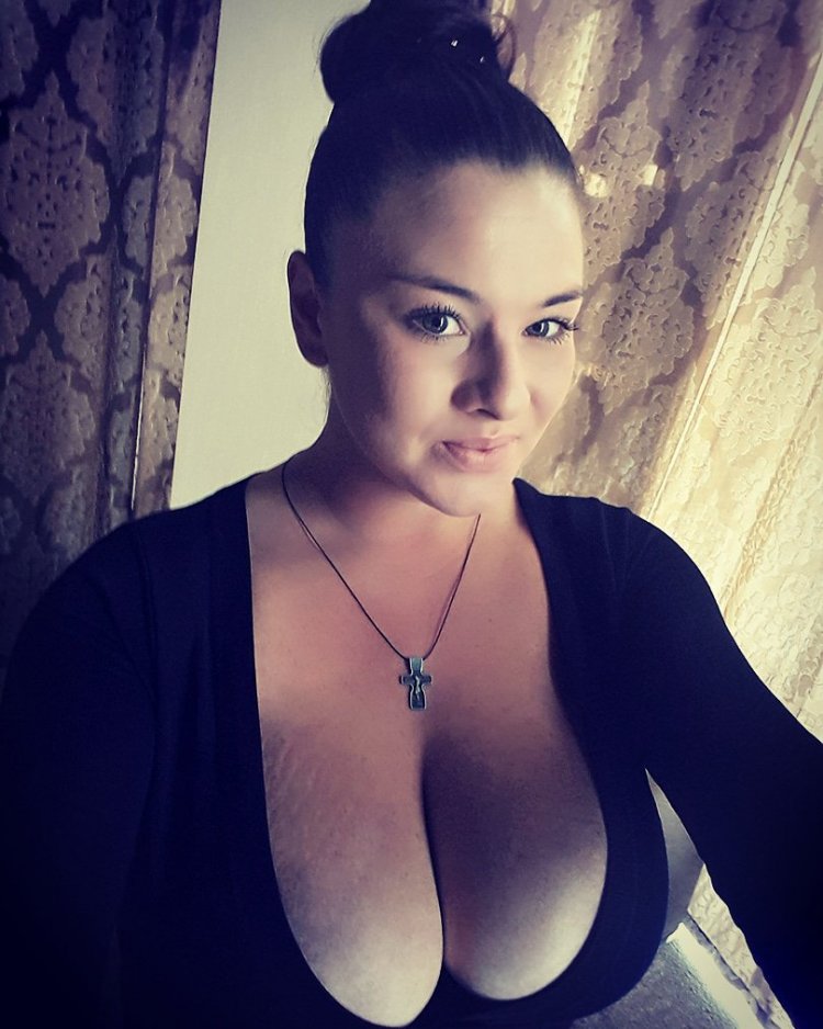 Надин щербань большие сиськи