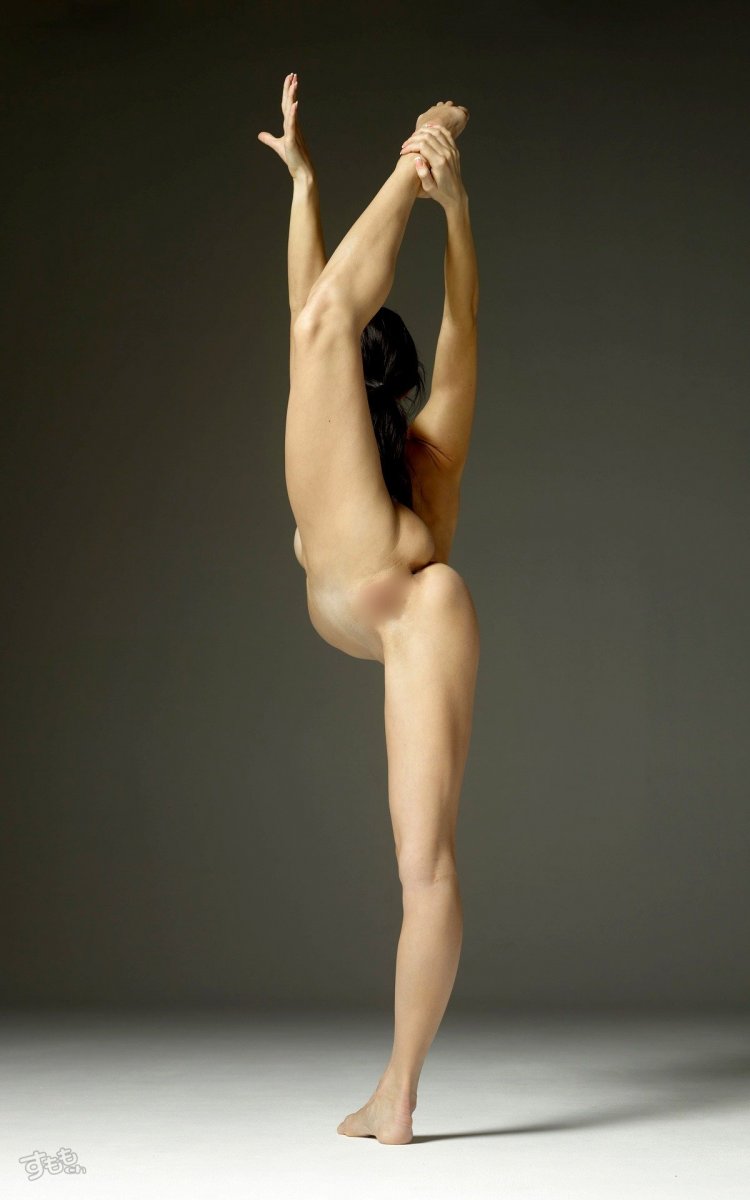 Красивые голые гимнастки