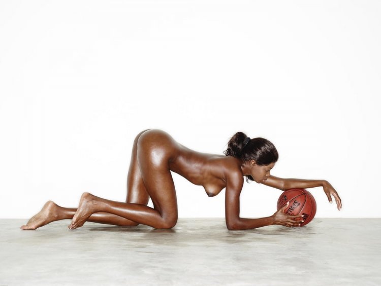 Голая баскетболистка негритянка