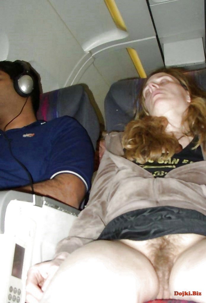 Голые девушки в транспорте