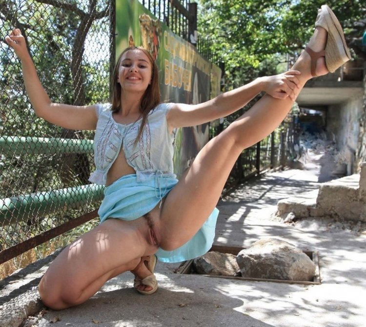 Девушек без трусов