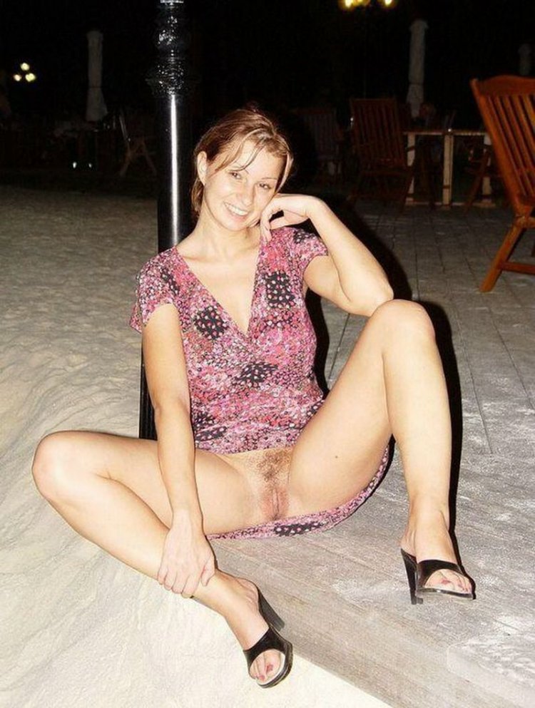 Женщины без трусов частное