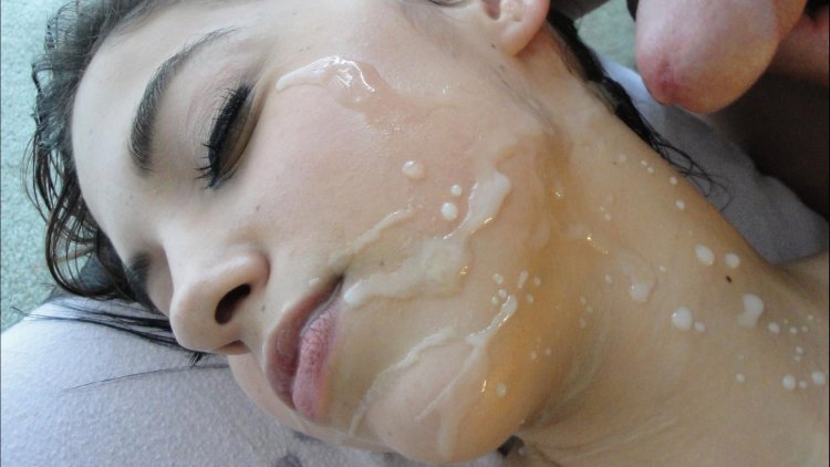 Обкончанное лицо красотки