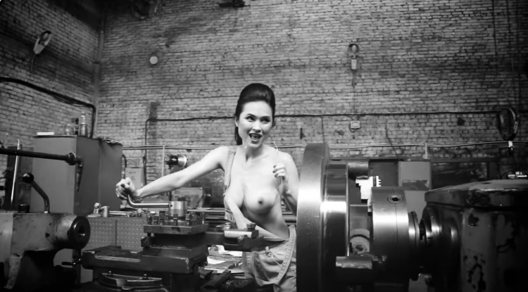 Фотосессия ню производство