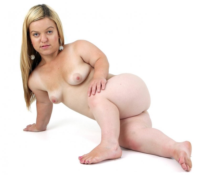 Голые карлики с большими сиськами