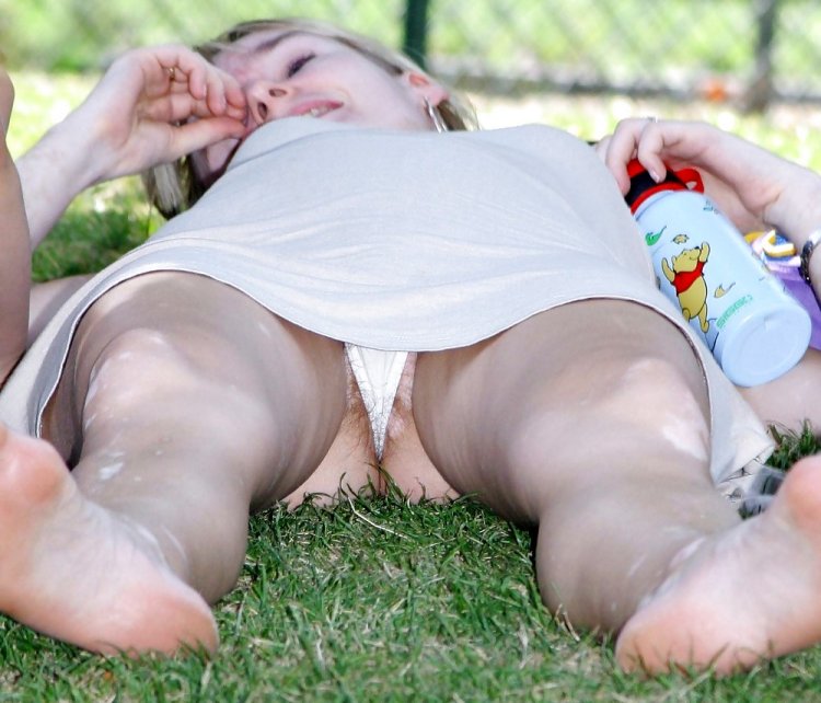 Маленькие девушки без трусиков