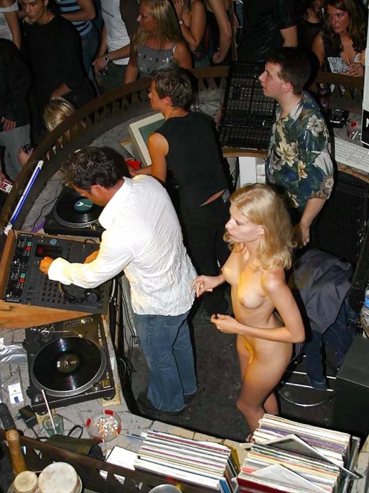 Без трусов на новогоднем корпоративе