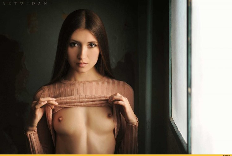 Ню арт маленькая грудь