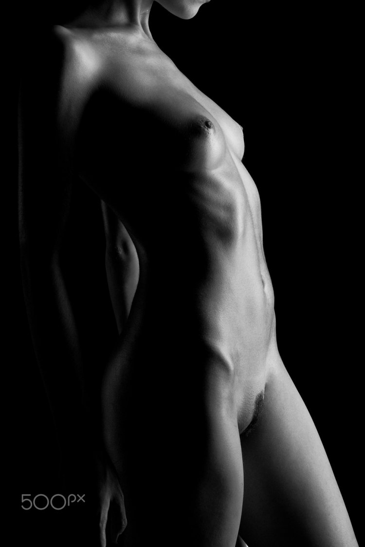 Естественная красота женского тела ню