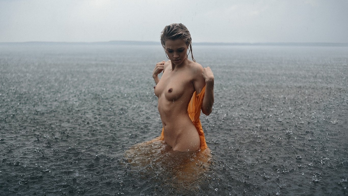 голая девушка купается в море фото фото 118