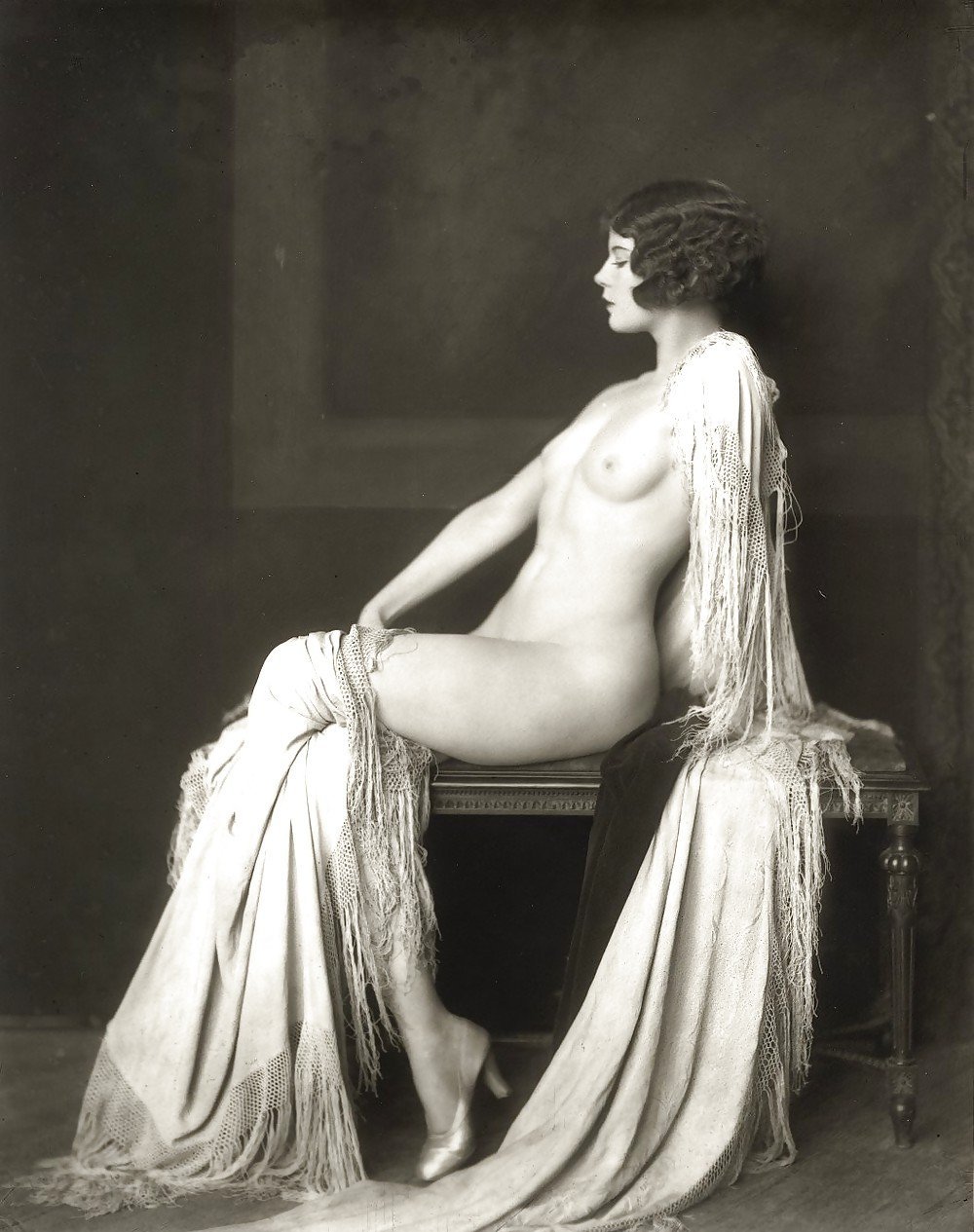 Голые женщины 19 века (75 фото) .