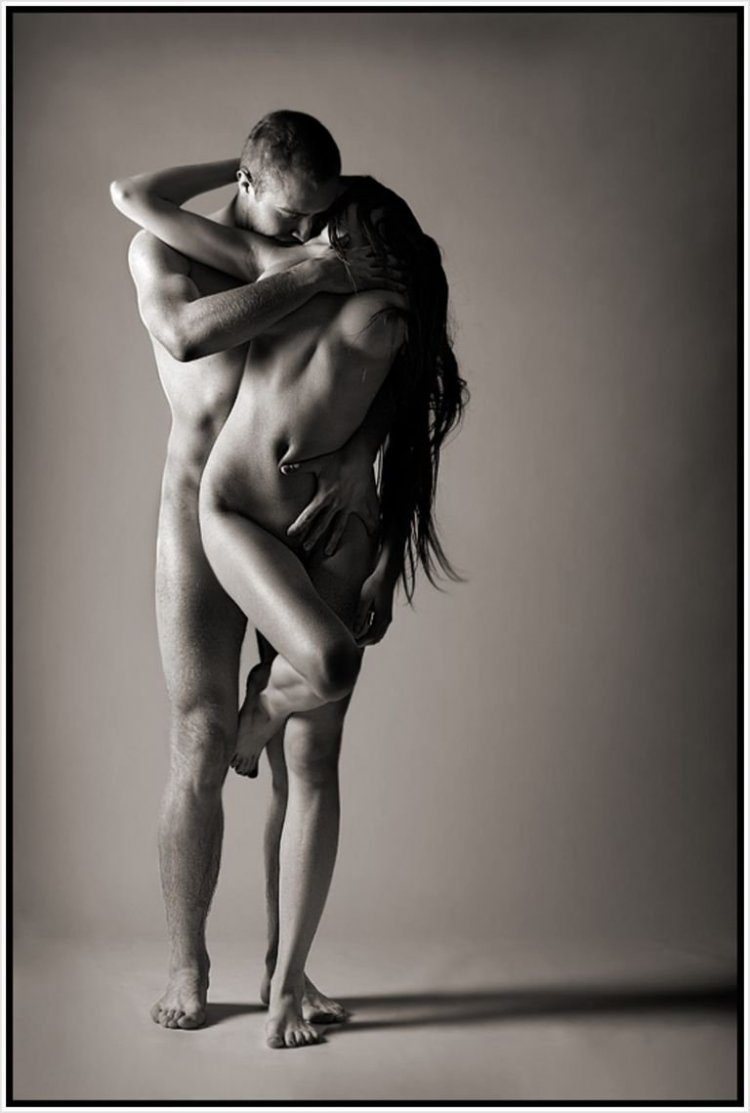 Красивые обнаженные мужчины и женщины