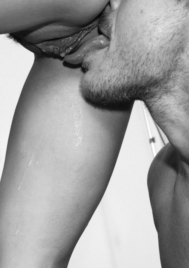 Оральные ласки черно белое