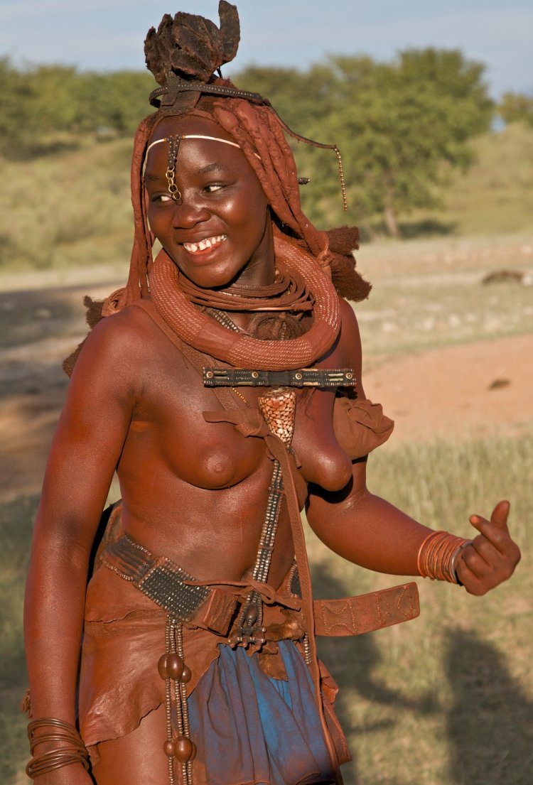 Племя Химба женщины nude 18+.