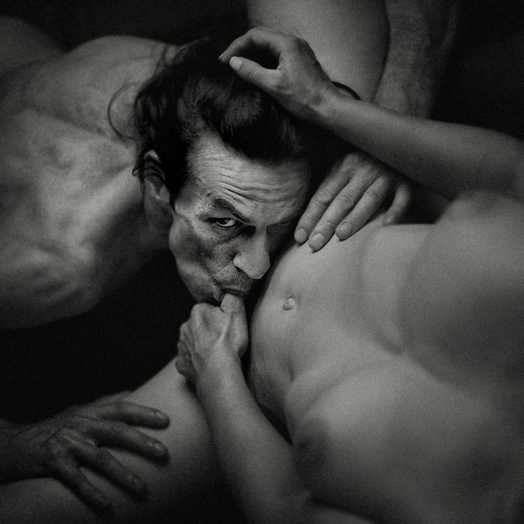 Расцарапанная спина страсть