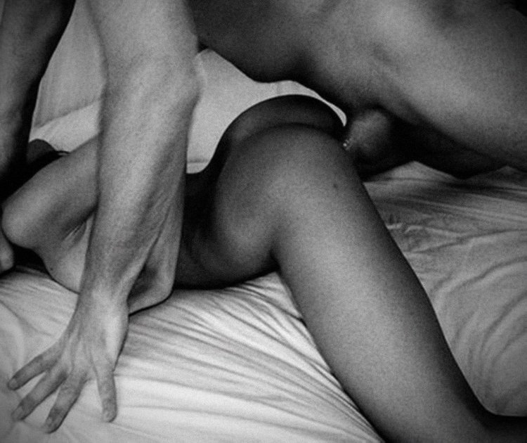 Красивый страстный трах сзади