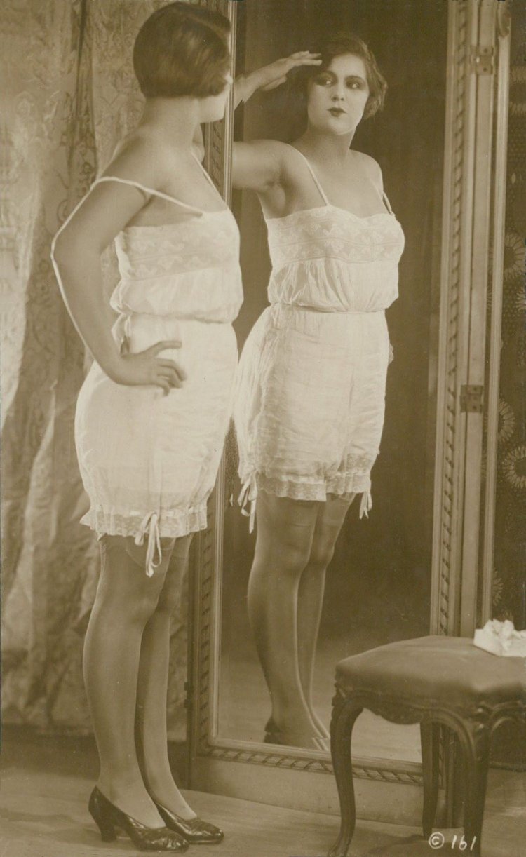 Полные женщины в панталонах