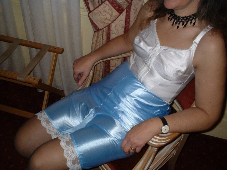 Дамы в комбинациях частные