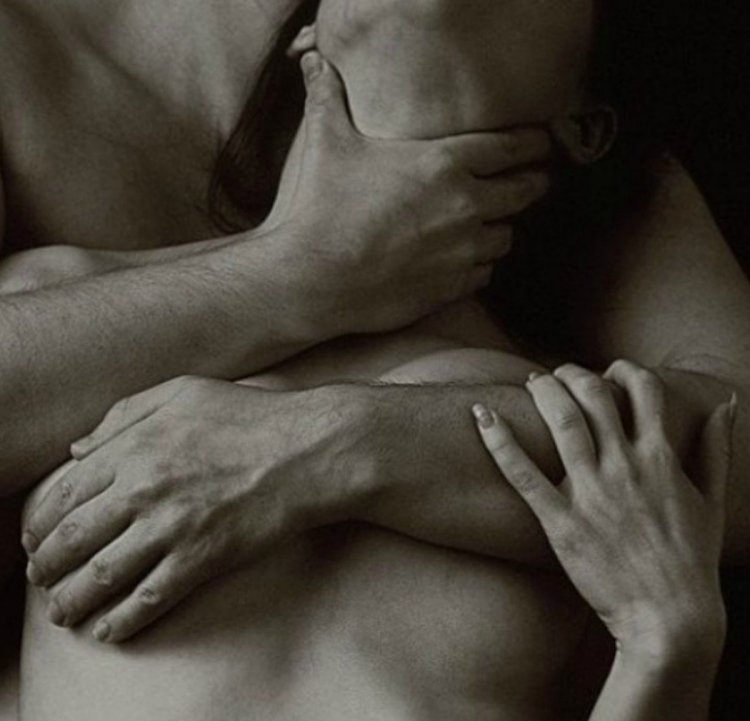 Страсть за шею