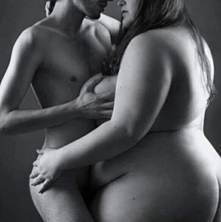 Пухлая девушка с огромными сиськами