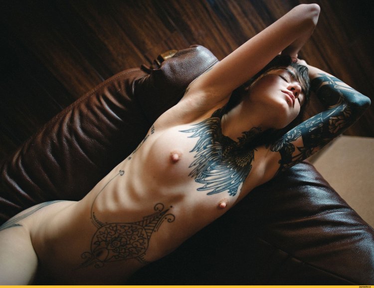 Джордан Стар татуированная ню