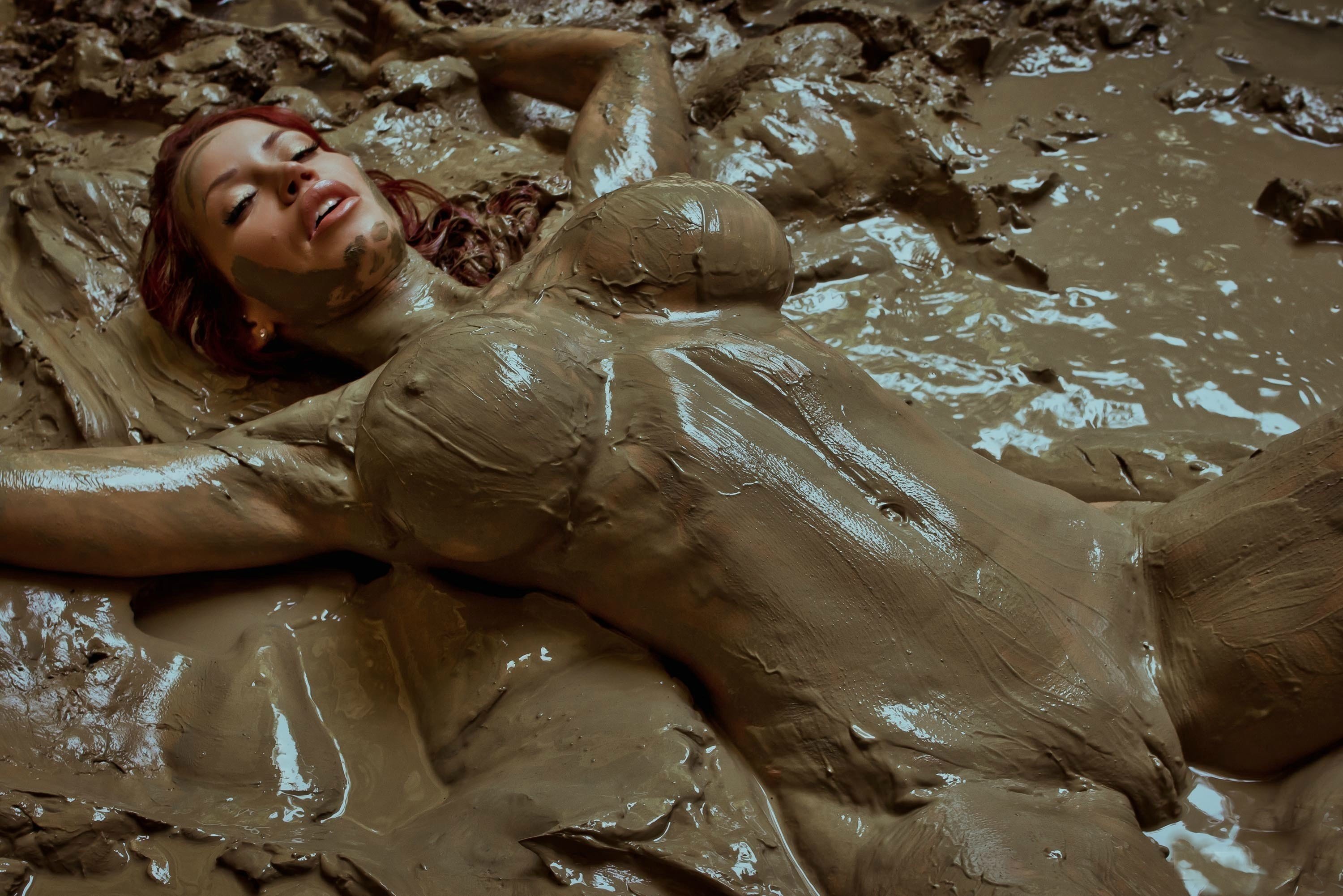 Nude mud bathing - 🧡 Голые Девки Купаются В Грязи.