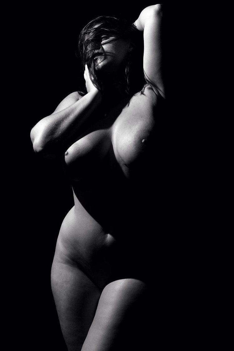 Голые дамочки с пышными формами