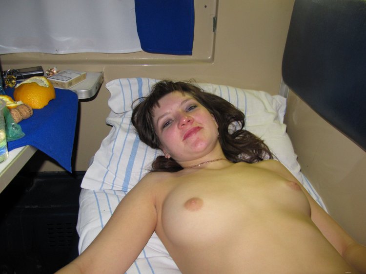 Выебал попутчицу в поезде