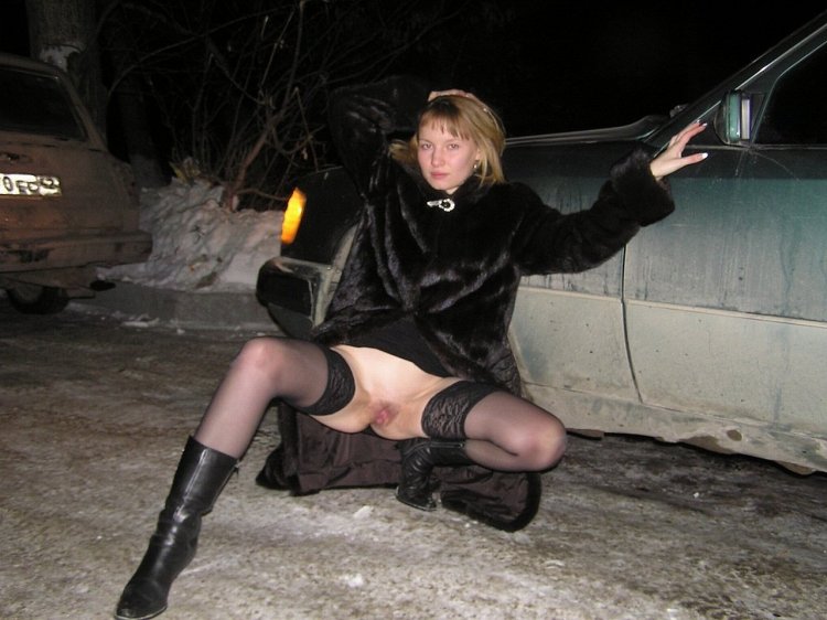 Голые эксгибиционистки