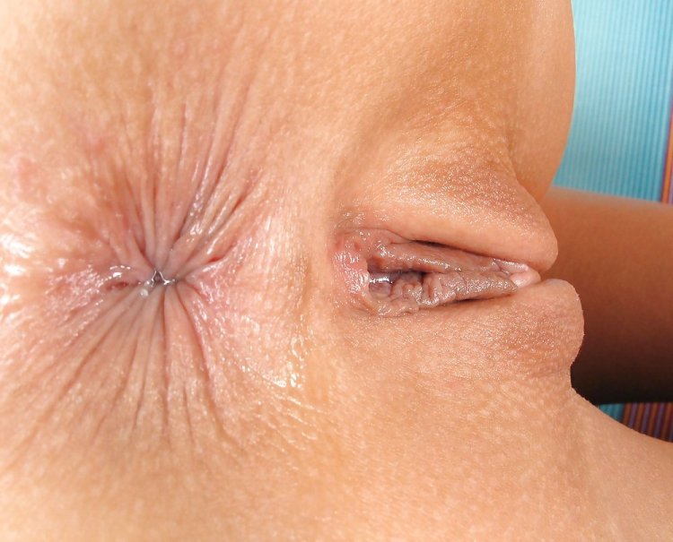 Голые попки крупным планом