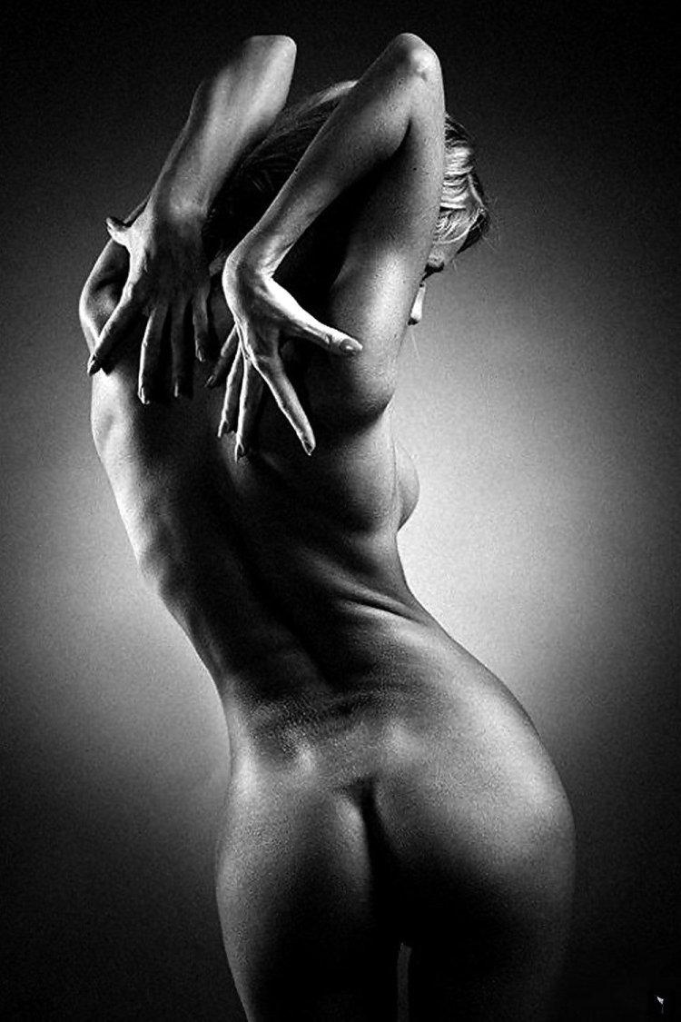 Красивое голое женское тело