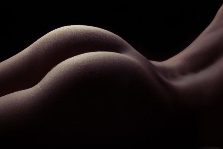 Красивые изгибы женского тела