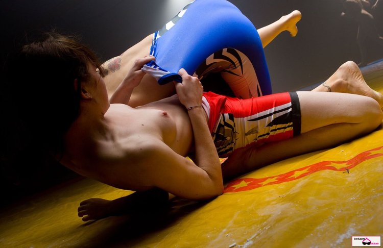 Женская эротическая борьба