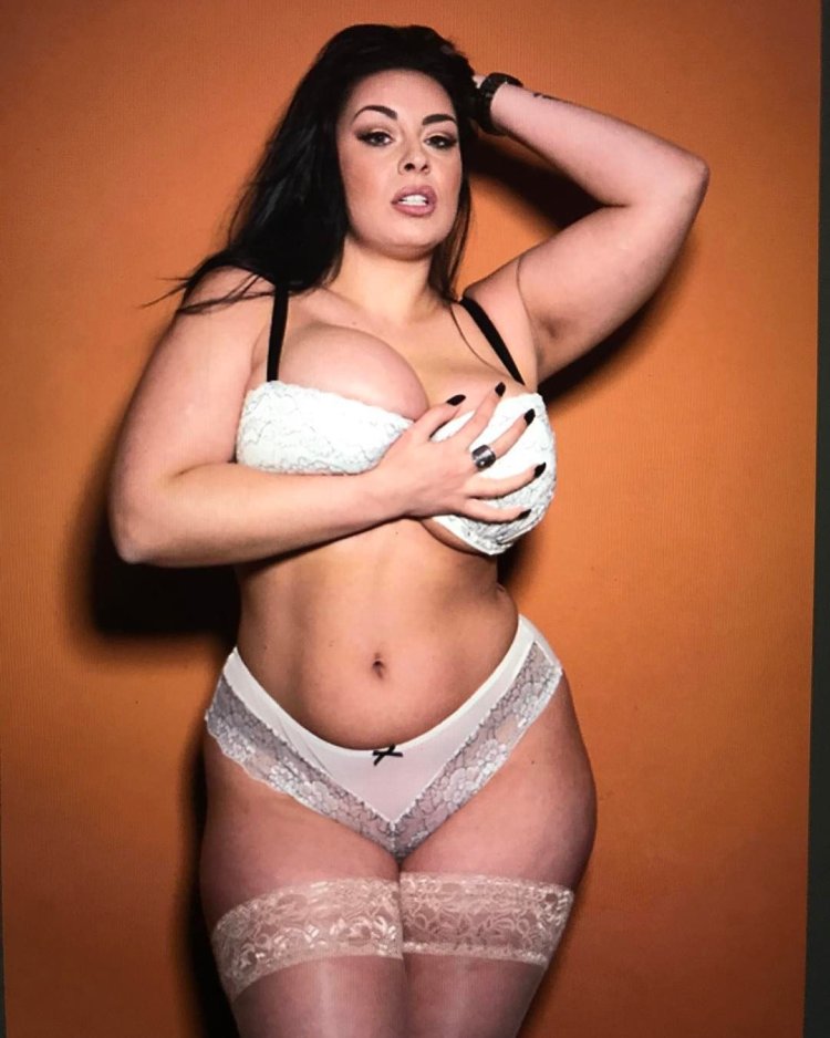 Жасмин Фокс плюс сайз