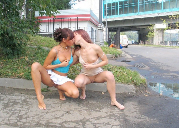 Дрочка в публичном месте