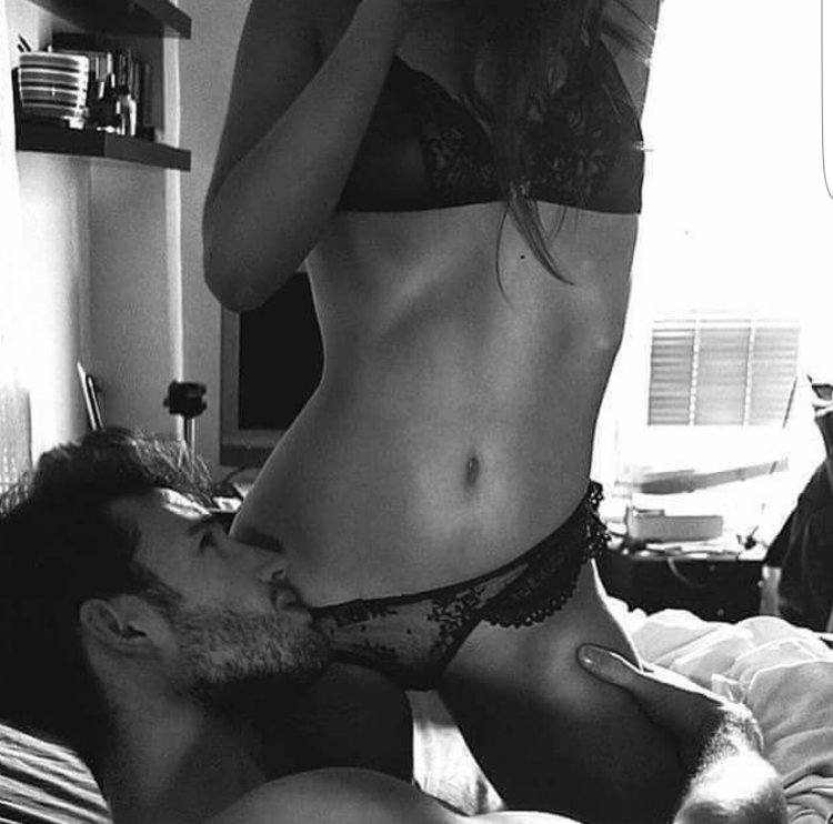 Красивый кунилингус в белье