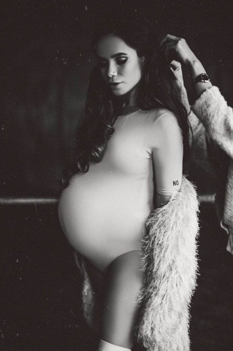 Айза Анохина обнажёнка