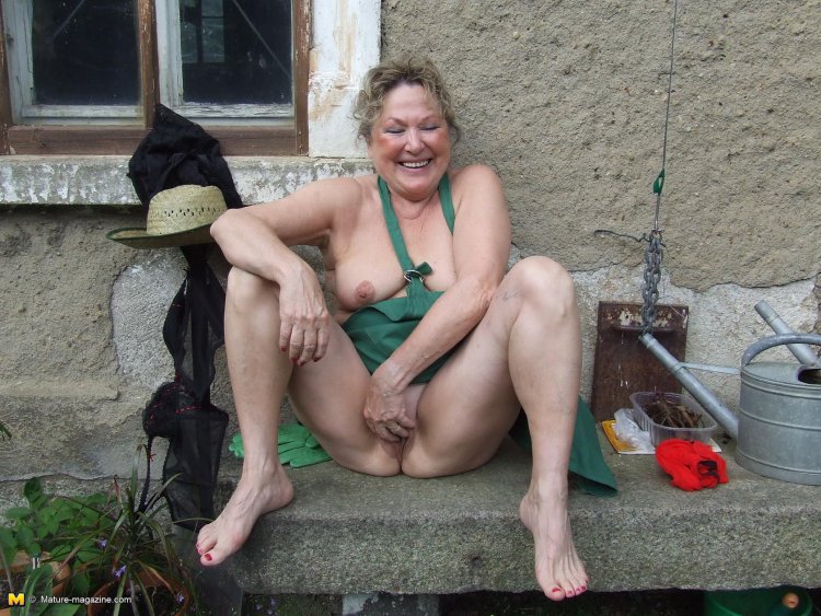 Голые зрелые бездомные