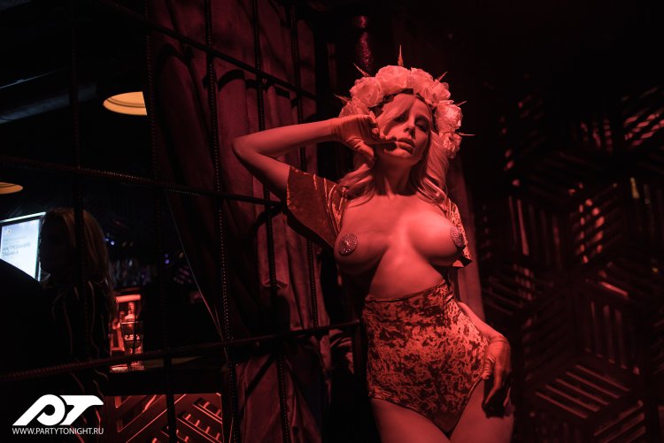 Русская порноактриса блондинка маленькая