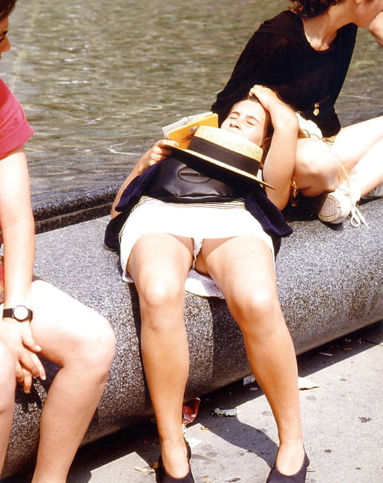 Случайные кадры без трусов