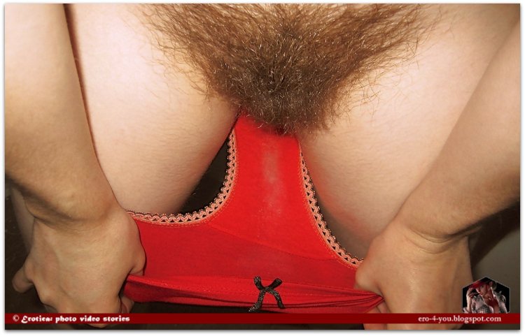 Волосатый лобок в халатике