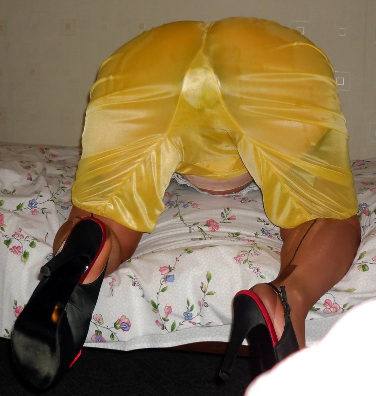 Латексные шорты