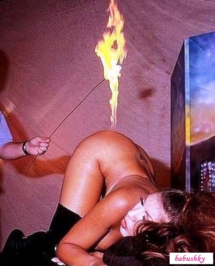 Женские прелести сзади крупно